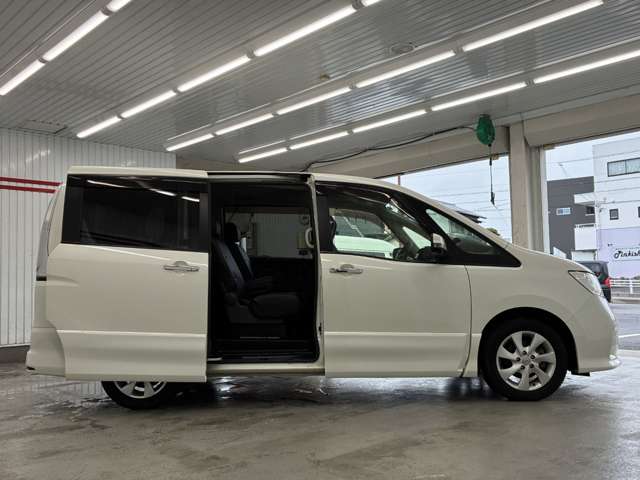 日産 セレナ ２．０ ハイウェイスター H24年 (東海) 99