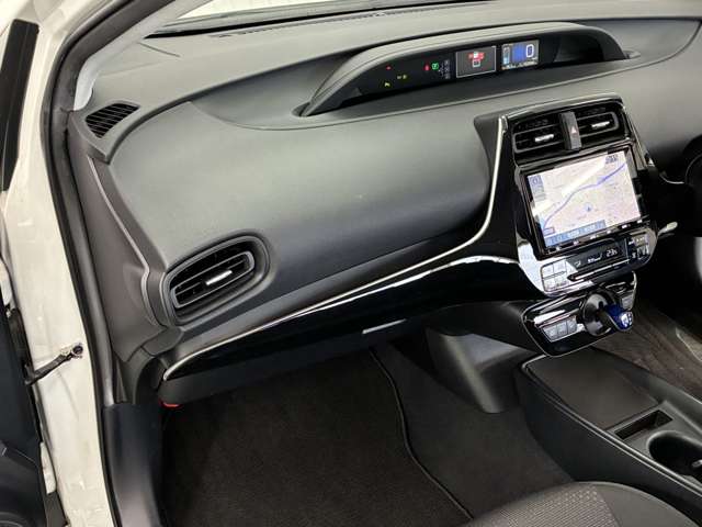 トヨタ プリウス １．８ Ｓ R1年 (東海) 99