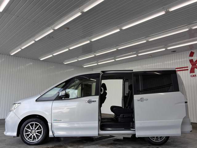 日産 セレナ ２．０ ハイウェイスター Ｓ－ＨＹＢＲＩＤ H24年 (東海) 99