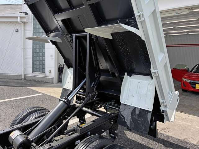 いすゞ エルフ ３．０ 強化ダンプ フルフラットロー ディーゼルターボ R8年 (東海) 99