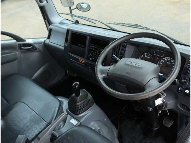 いすゞ エルフ ３．０ ハイキャブ ロング フルフラットロー ディーゼルターボ H28年 (関東) 99