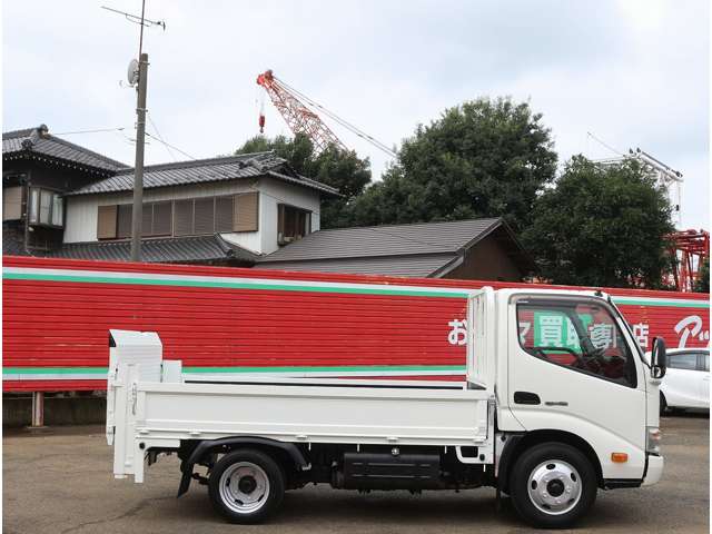 日野自動車 デュトロ ４．０ディーゼルターボ 平ボディ H26年 (関東) 99