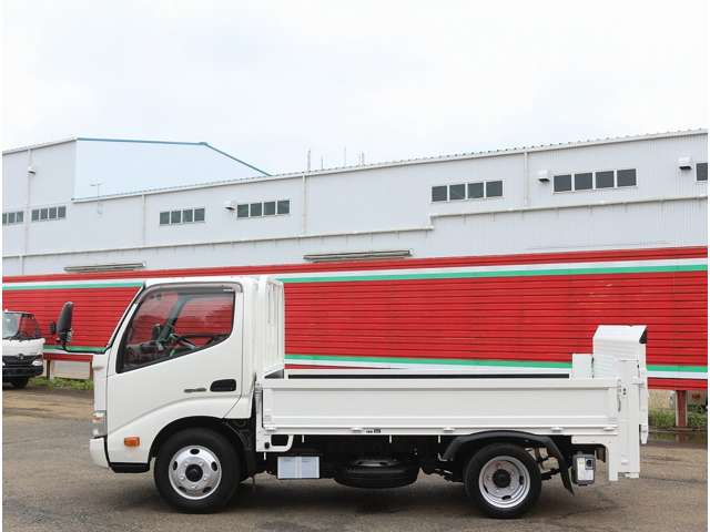日野自動車 デュトロ ４．０ディーゼルターボ 平ボディ H26年 (関東) 99
