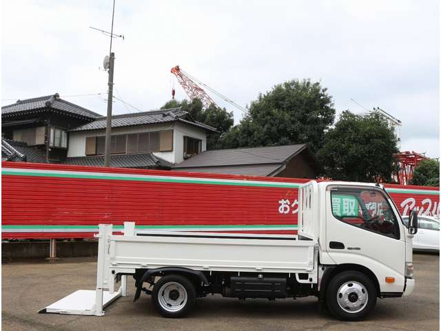 日野自動車 デュトロ ４．０ディーゼルターボ 平ボディ H26年 (関東) 99