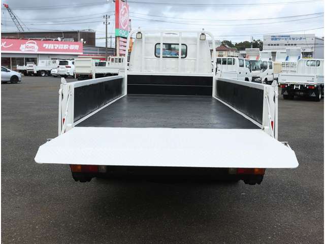 日野自動車 デュトロ ４．０ ロング フルジャストロー ディーゼルターボ ４ＷＤ H29年 (関東) 99
