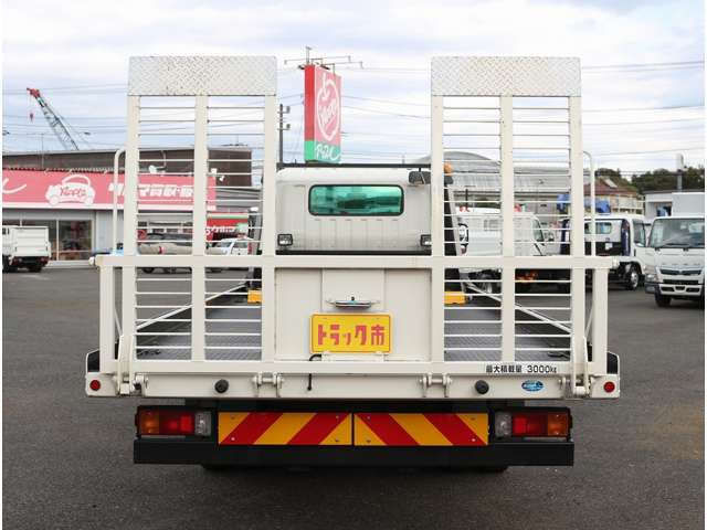 日野自動車 デュトロ ４．０ディーゼルターボ R5年 (関東) 99