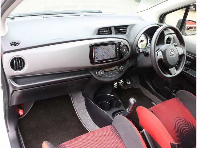 トヨタ ヴィッツ １．５ ＧＲＭＮターボ H25年 (関東) 99