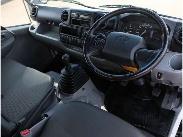 日野自動車 デュトロ ４．０ディーゼルターボ R1年 (関東) 99
