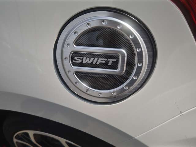 スズキ スイフト スポーツ １．４ R5年 (東海) 99