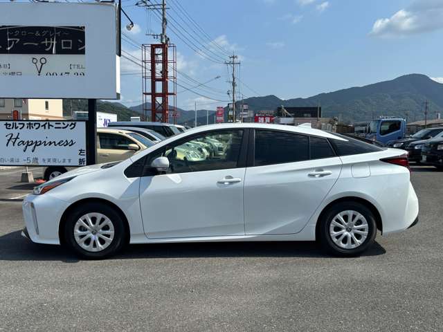 トヨタ プリウス １．８ Ｓ セーフティ プラスＩＩ R4年 (九州・沖縄) 99