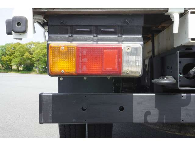 日野自動車 デュトロ ３Ｔ H24年 (近畿) 99