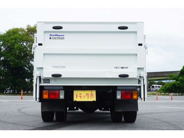 マツダ タイタン １．４５Ｔ H25年 (近畿) 99