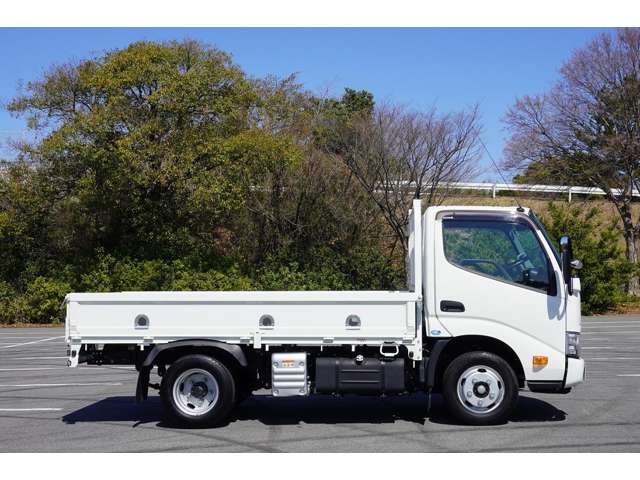 日野自動車 デュトロ ２Ｔ R6年 (近畿) 99