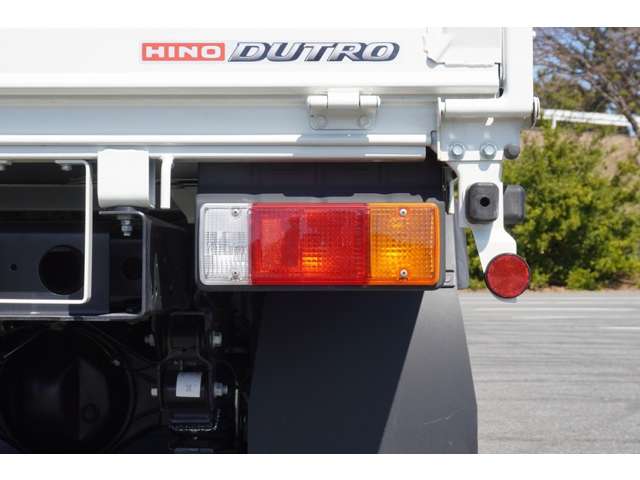 日野自動車 デュトロ ２Ｔ R6年 (近畿) 99