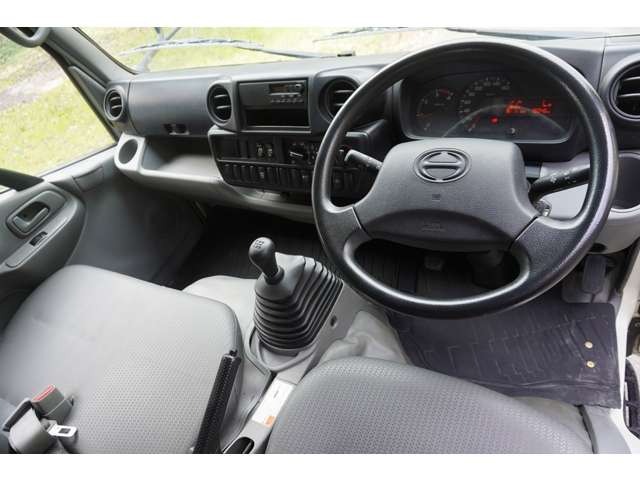 日野自動車 デュトロ ２Ｔ H27年 (近畿) 99