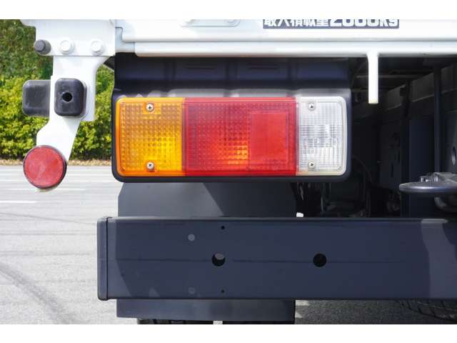 日野自動車 デュトロ ２Ｔ H27年 (近畿) 99