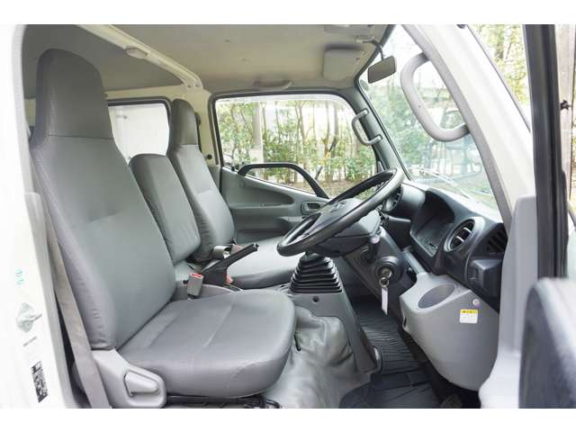 日野自動車 デュトロ ２Ｔ H27年 (近畿) 99