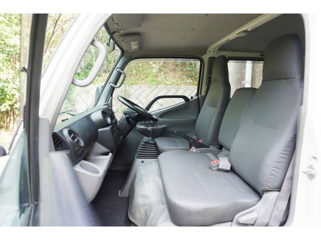 日野自動車 デュトロ ２Ｔ H27年 (近畿) 99