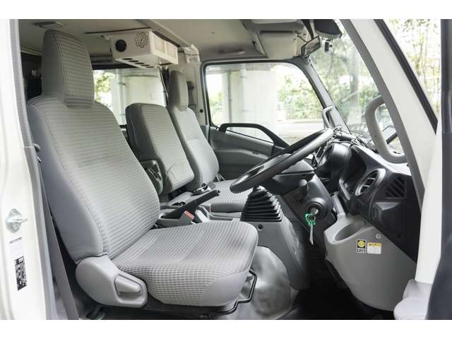 日野自動車 デュトロ ２Ｔ R1年 (近畿) 99