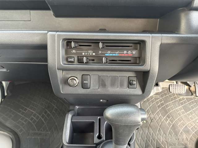 ダイハツ ハイゼットトラック ６６０ エクストラ ３方開 ４ＷＤ H26年 () 99