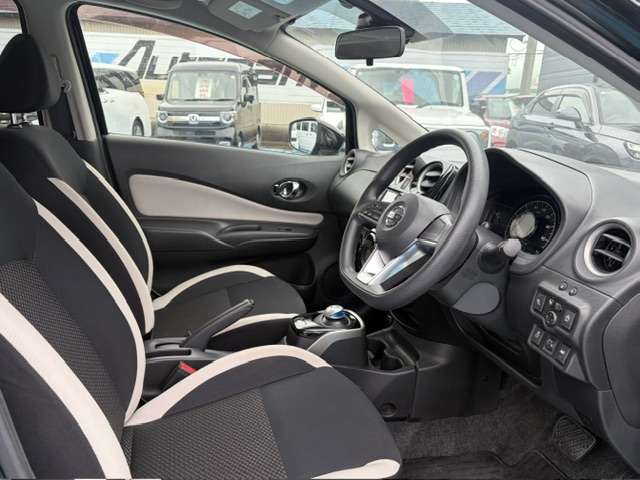 日産 ノート １．２ Ｅ－ＰＯＷＥＲ Ｘ H29年 (甲信越・北陸) 99