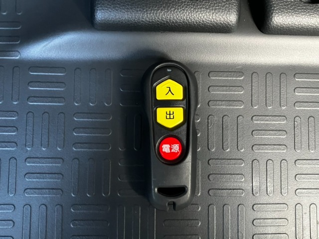 ホンダ Ｎ　ＢＯＸ カスタム ６６０ Ｌ スロープ R4年 (九州・沖縄) 99