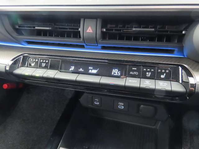 トヨタ プリウスＰＨＶ ２．０ プラグインハイブリッド Ｚ R5年 (東海) 99