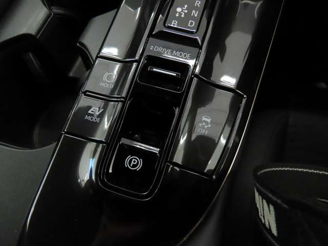 トヨタ クラウン　スポーツ　ハイブリッド ２．５ Ｚ Ｅ－ＦＯＵＲ ４ＷＤ R6年 (東海) 99