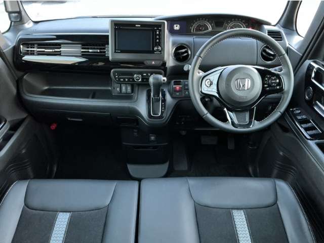 ホンダ Ｎ　ＢＯＸ カスタム ６６０ Ｌ ターボ R5年 (九州・沖縄) 99