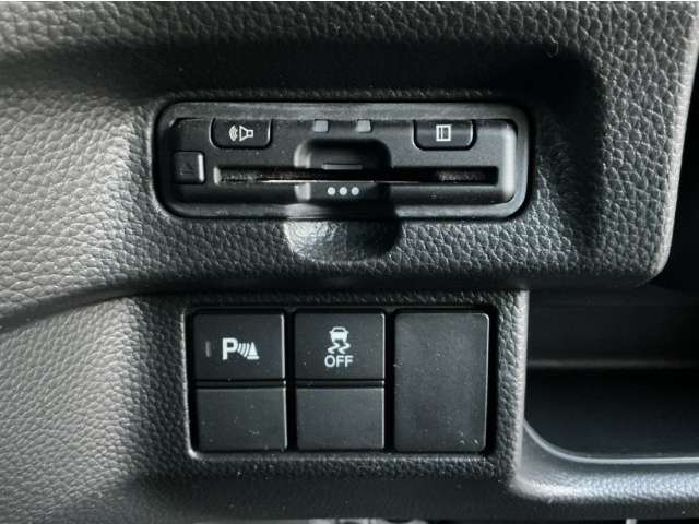 ホンダ Ｎ　ＢＯＸ カスタム ６６０ Ｌ ターボ R5年 (九州・沖縄) 99