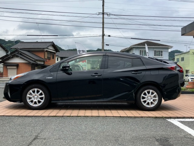 トヨタ プリウス １．８ Ｓ セーフティ プラス Ｅ－ＦＯＵＲ ４ＷＤ H30年 (九州・沖縄) 99