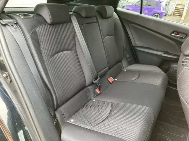 トヨタ プリウス １．８ Ｓ セーフティ プラス Ｅ－ＦＯＵＲ ４ＷＤ H30年 (九州・沖縄) 99