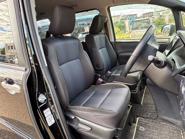 トヨタ ヴォクシー ２．０ ＺＳ 煌ＩＩ H29年 () 99