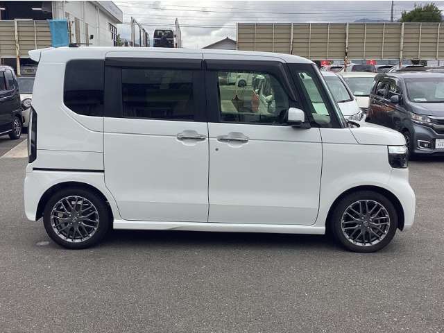 ホンダ Ｎ　ＢＯＸ カスタム ６６０ ターボ R5年 (九州・沖縄) 99