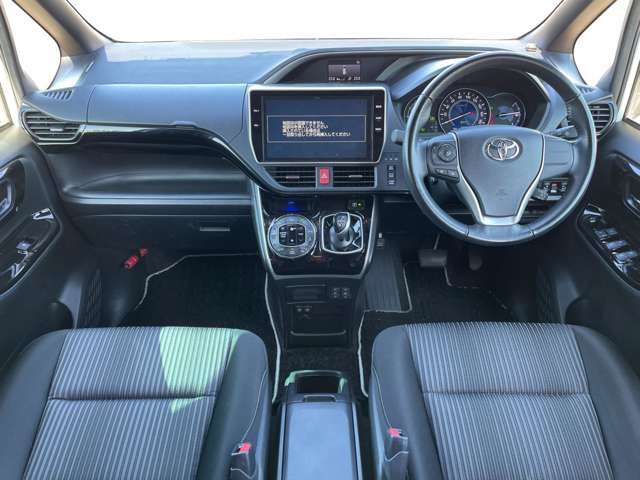 トヨタ ヴォクシー １．８ ハイブリッド ＺＳ 煌 H30年 (近畿) 99