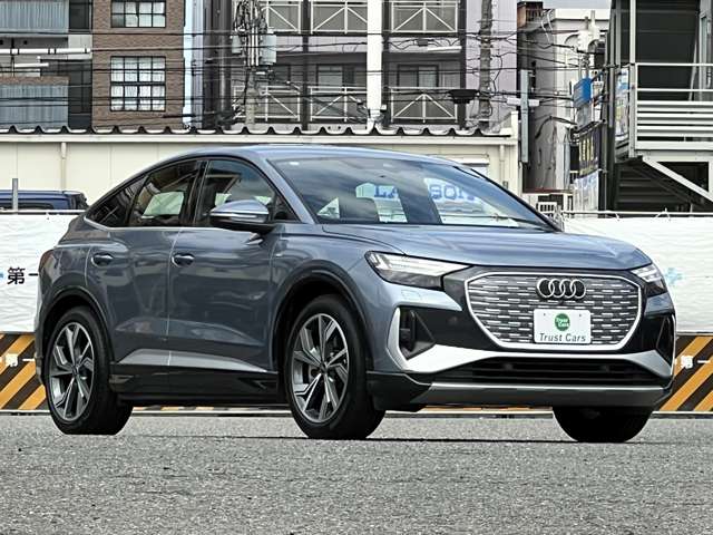 アウディ Ｑ４　ｅ−トロン　スポーツバック ４０　Ｓライン R4年 (近畿) 99