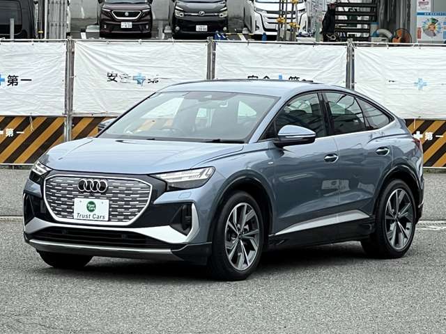 アウディ Ｑ４　ｅ−トロン　スポーツバック ４０　Ｓライン R4年 (近畿) 99