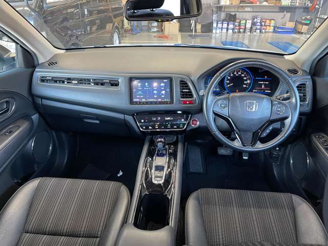 ホンダ ヴェゼル １．５ ハイブリッド Ｚ H26年 (近畿) 99