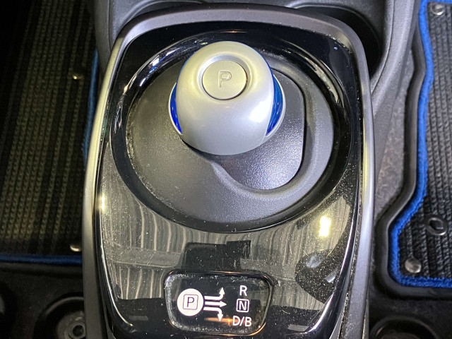 日産 ノート １．２ Ｅ－ＰＯＷＥＲ Ｘ ブラックアロー R2年 (近畿) 99