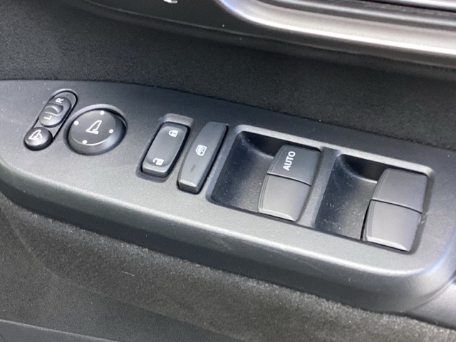 ホンダ Ｎ　ＢＯＸ カスタム ６６０ ターボ R7年 (近畿) 99
