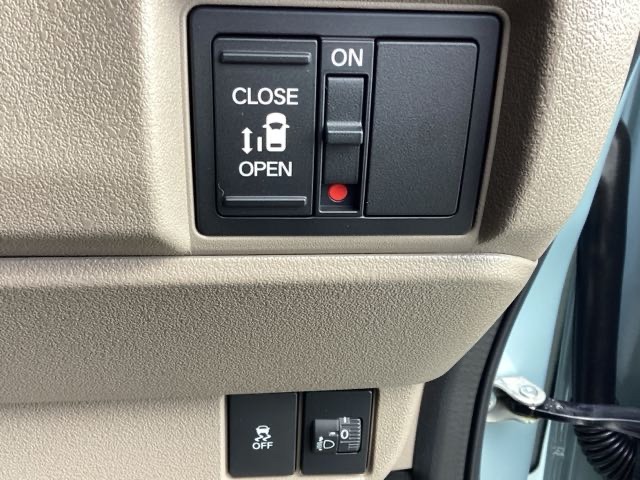 ホンダ Ｎ　ＢＯＸ ジョイ ６６０ ２トーン R8年 () 99