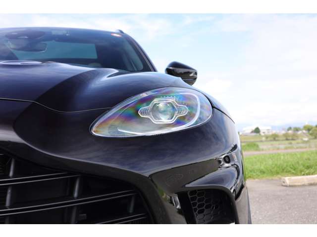 アストンマーティン ＤＢＸ ７０７ ４ＷＤ R5年 (東海) 99