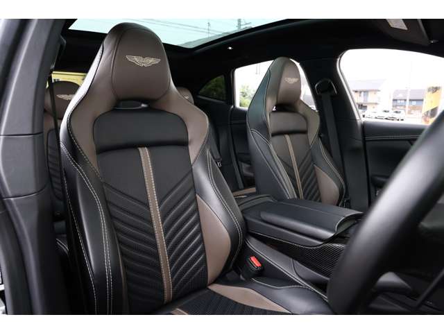 アストンマーティン ＤＢＸ ７０７ ４ＷＤ R5年 (東海) 99