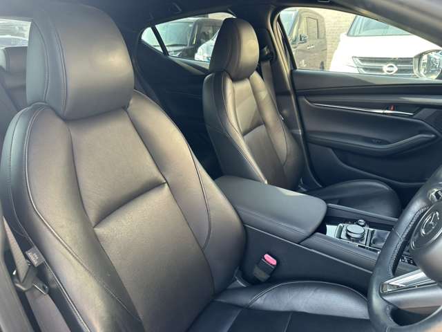 マツダ ＭＡＺＤＡ３　ファストバック ２．０ ２０Ｓ Ｌパッケージ R1年 (関東) 99