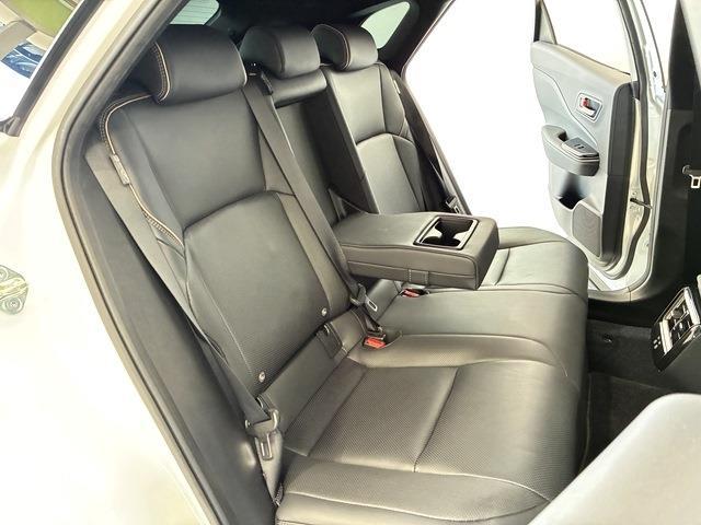 トヨタ クラウン　スポーツ　ハイブリッド ２．５ Ｚ Ｅ－ＦＯＵＲ ４ＷＤ R5年 (中国) 99