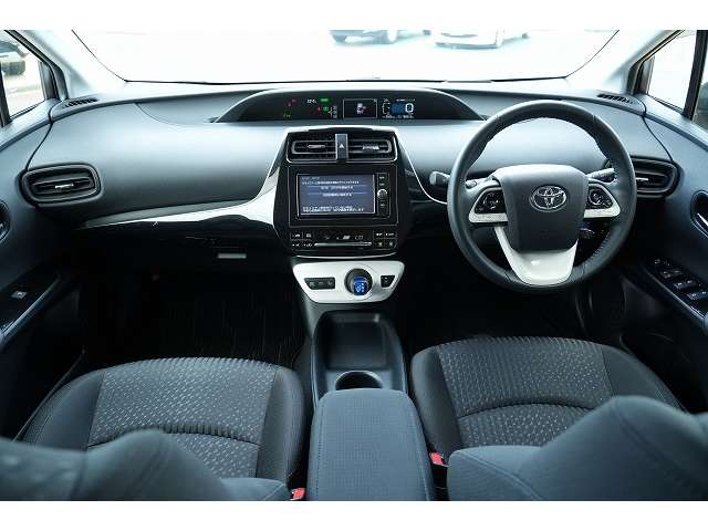 トヨタ プリウス １．８ Ｓ セーフティ プラス H29年 (関東) 99