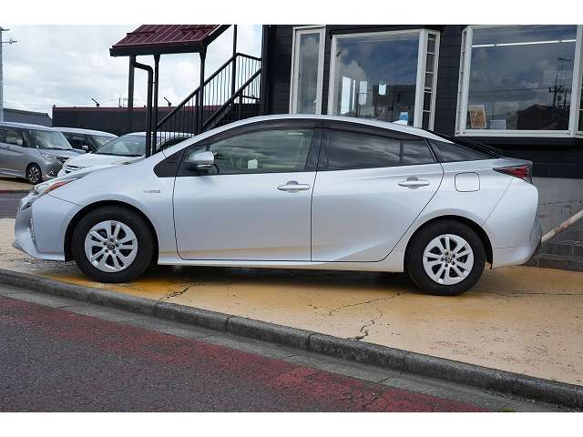 トヨタ プリウス １．８ Ｓ セーフティ プラス H29年 (関東) 99