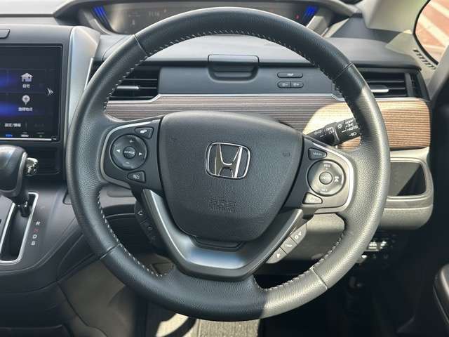 ホンダ フリード＋ １．５ クロスター ブラックスタイル R7年 () 99