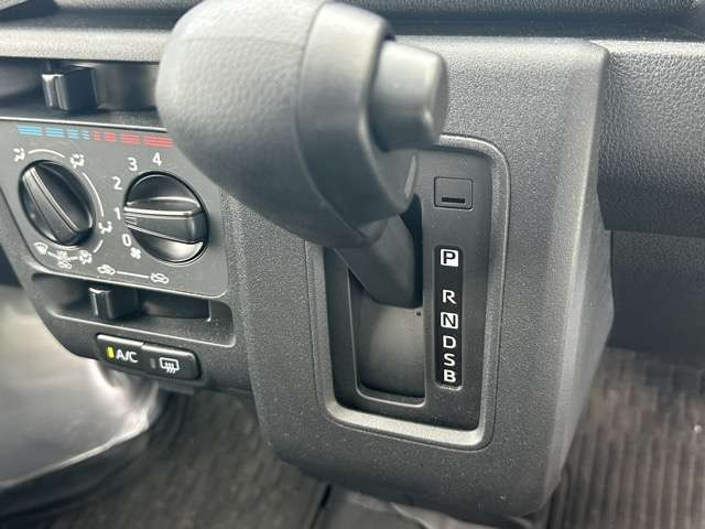 ダイハツ ハイゼットカーゴ ６６０ デラックス R8年 () 99
