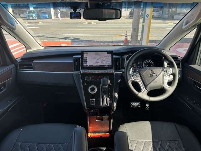 三菱 デリカ　Ｄ：５ ２．２ Ｐ ディーゼルターボ ４ＷＤ R7年 () 99